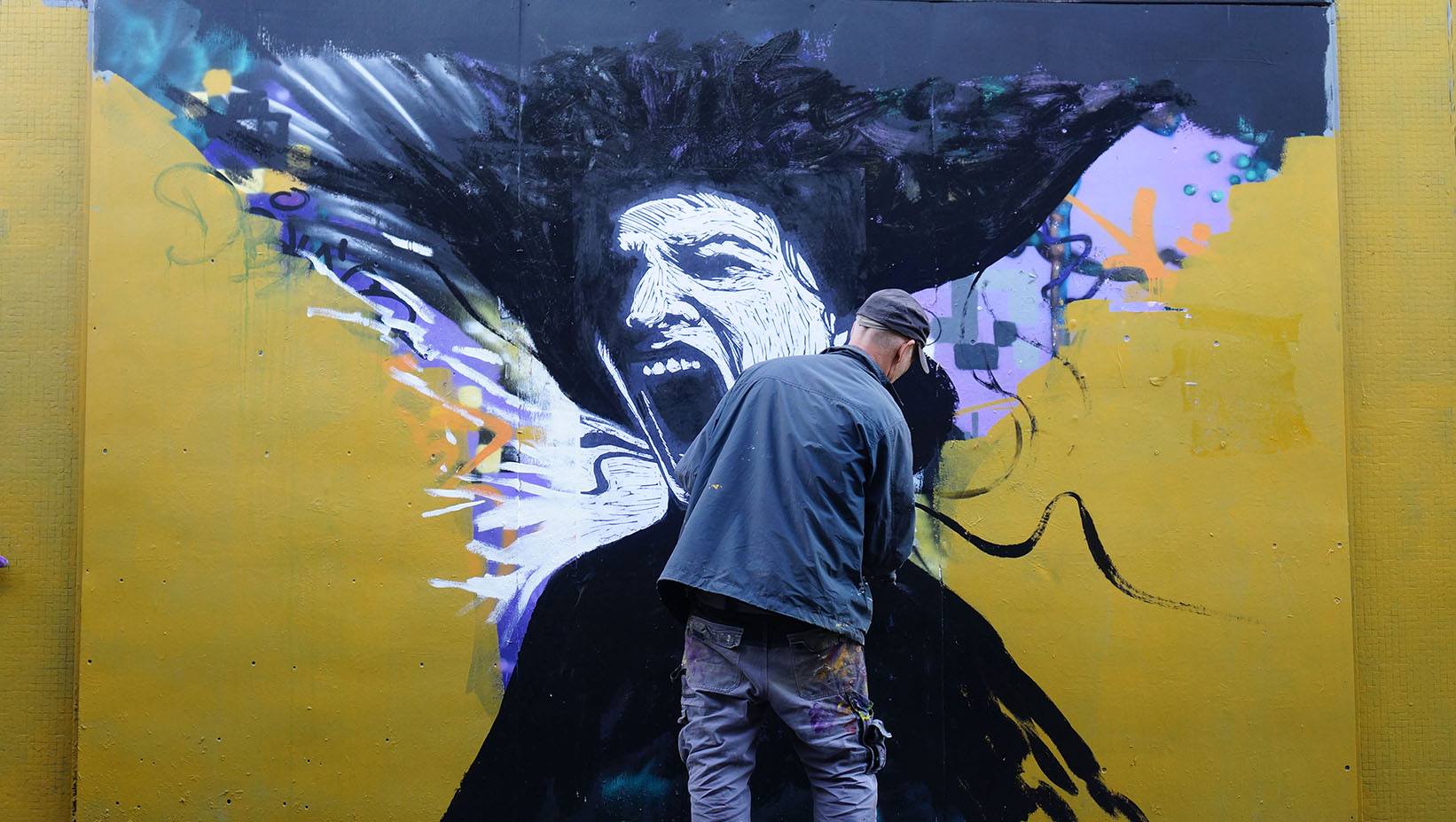 Asaro resiste bearpit exhibition